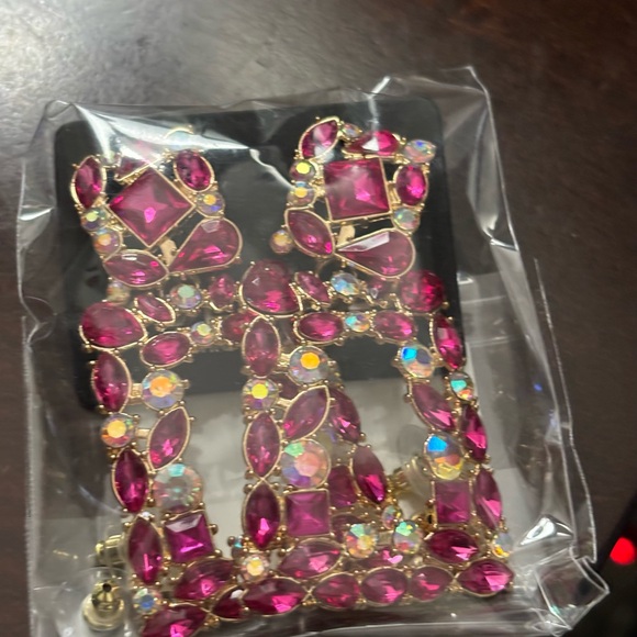 Kelmall Rhinestone Crystal pink statement Earrings NWT - Picture 4 of 5
